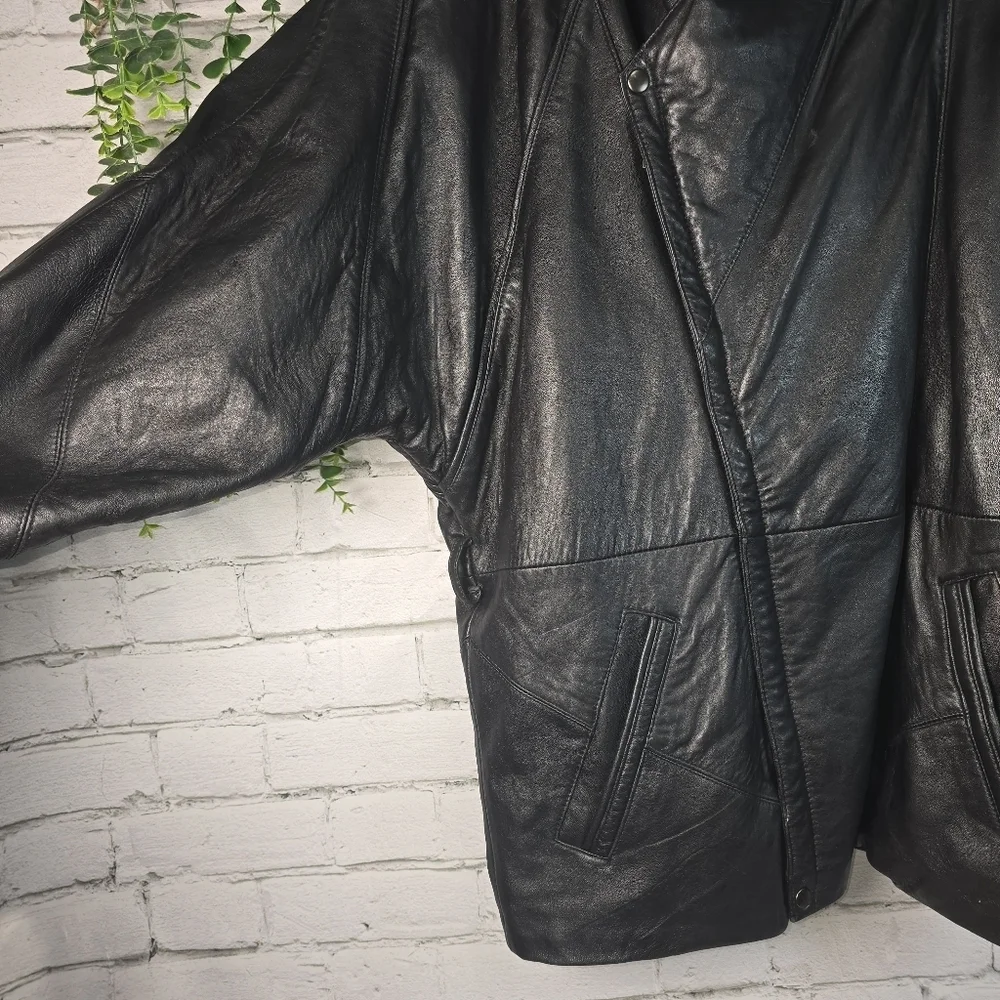 IOU Vintage Leather Over Sized Fur Neck Asymetrical Zip Mens Large Coat EUC